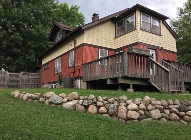 Volver a la página principal - 1470 Sheldon St