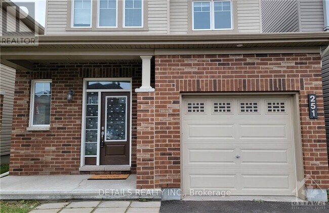 Photo - 251 Saddleback Cres