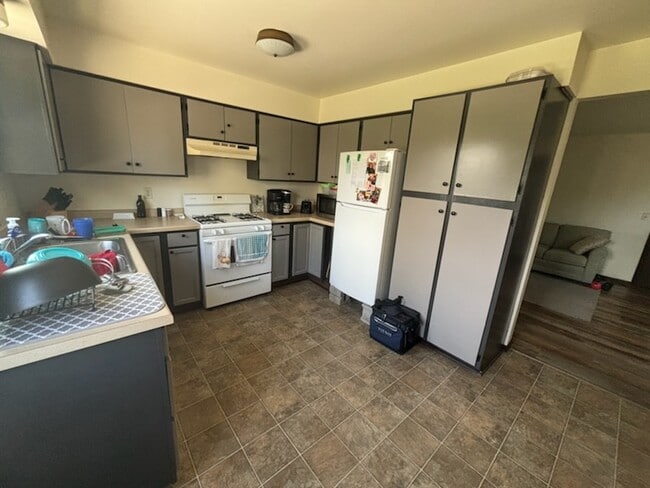Building Photo - 152 Third St Unit #1 152 3rd St Rental