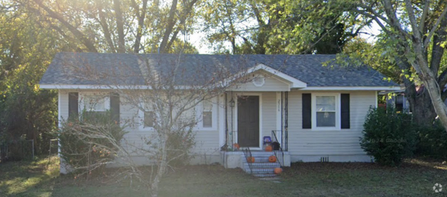 Building Photo - Henry Circle Rental