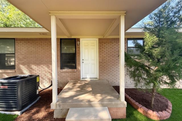 Photo - 404 S Coppell Rd