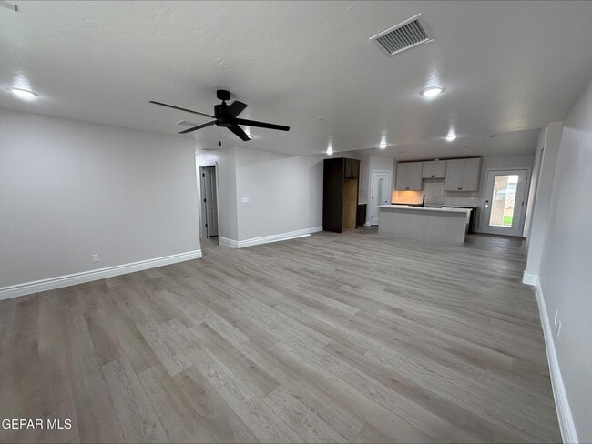 Photo - 2633 Dunoon Dr