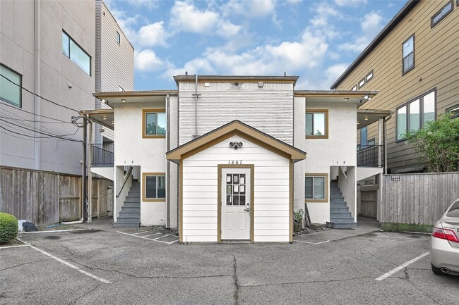 Photo - 1607 Welch St