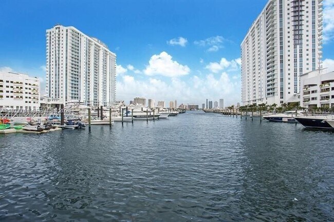 Building Photo - 17301 Biscayne Blvd Unit 1107