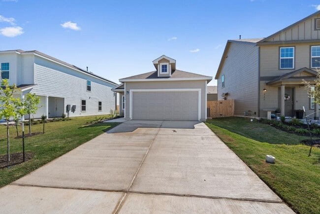 Building Photo - 230 Gabbro Gdns