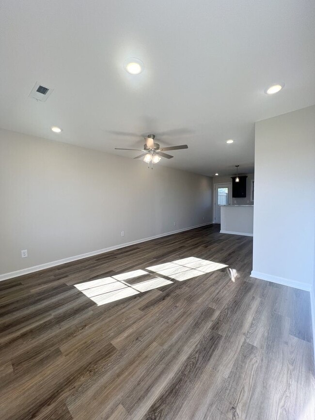 Photo - 1130 Pembroke Oak Grove Rd Unidad 3
