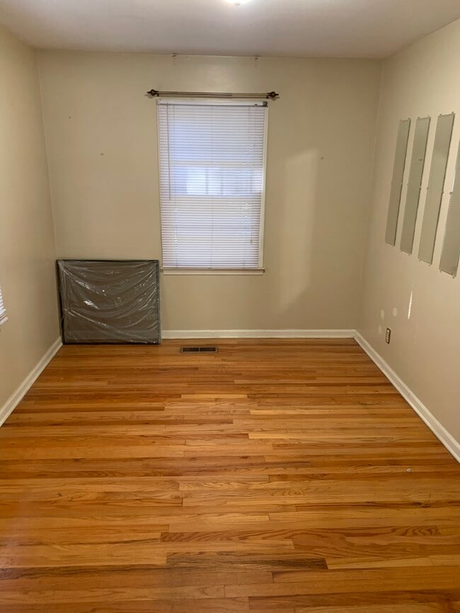 Photo - 818 W Gordon Ave