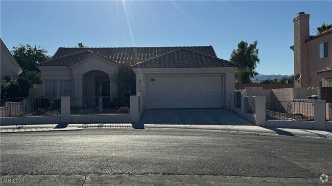 Building Photo - 4405 Crimson Leaf Dr Rental