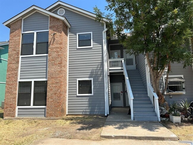 Building Photo - 2415 W Slaughter Ln