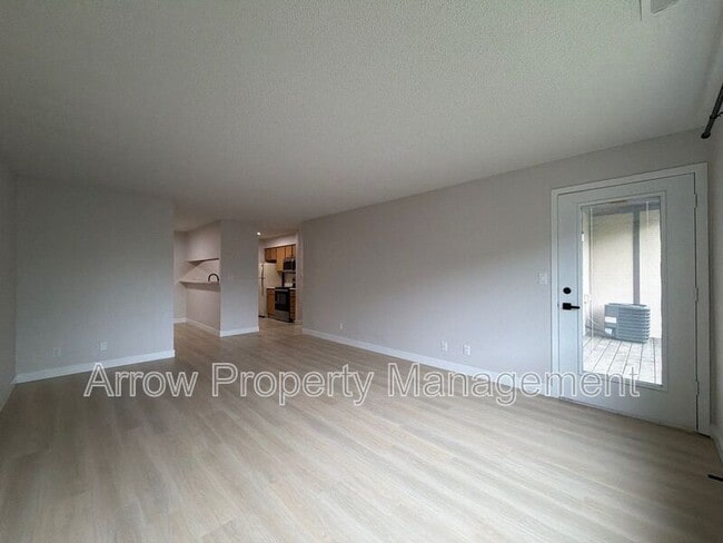 Photo - 2380 N 44th St Unidad 8