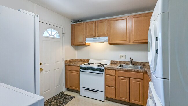 7 Dartmouth Ave Unit 4B