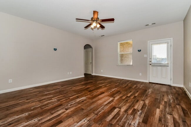 Photo - 341 Soap Tree Dr