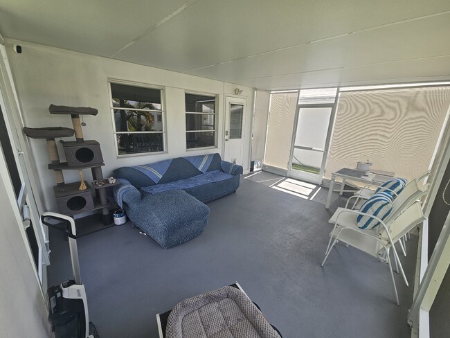 141 NW 28th St