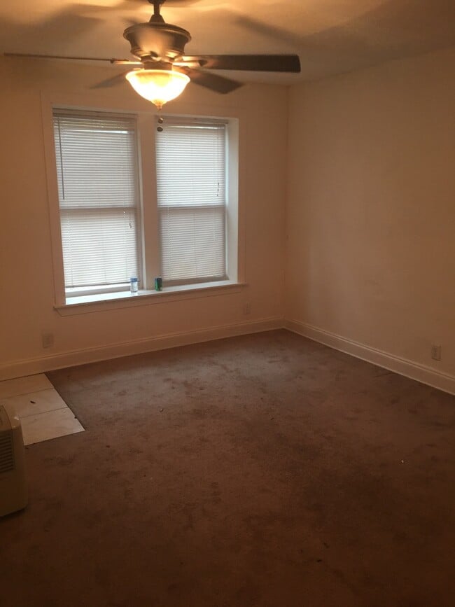 Photo - 711 E 37th St Unit 711