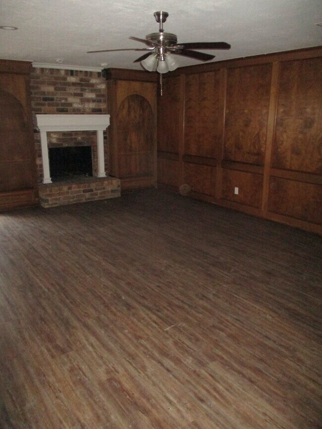 Photo - Call 832-538-3442 To Schedule Your Showing...