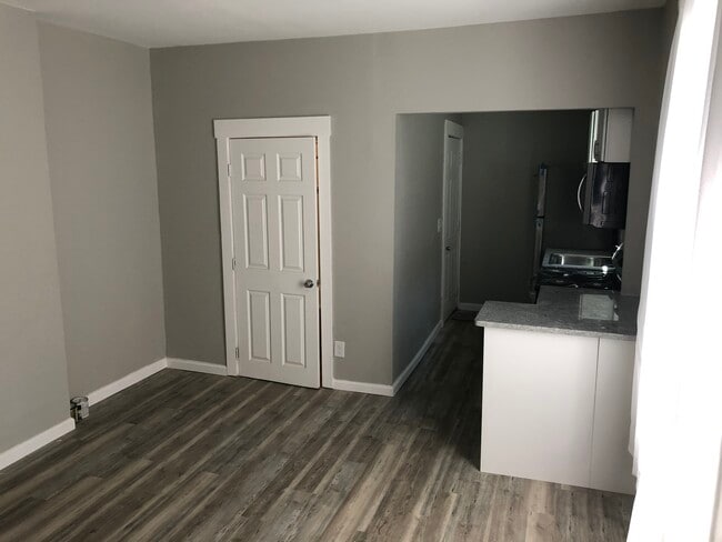 Photo - 210 S Yale Ave