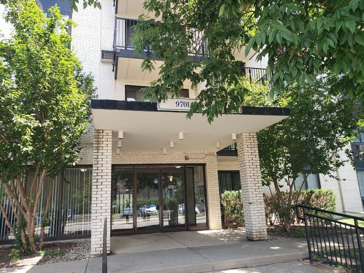 Photo - 9701 N Dee Rd Condo Unit 6H