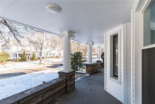 Photo - 2970 Edgehill Rd