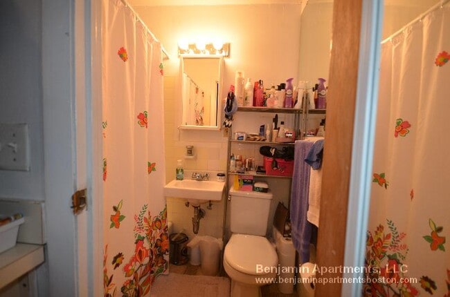 Photo - 28 S Huntington Ave Unidad 203