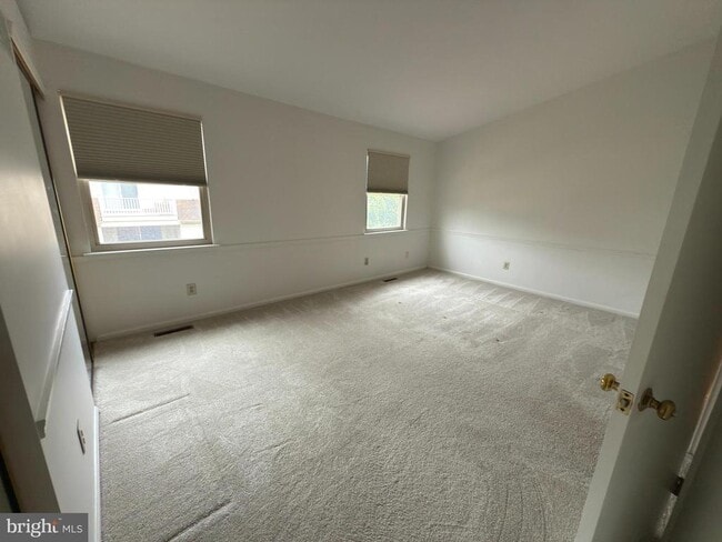 Photo - 305 Ward Ct