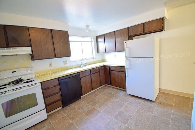 Photo - 1724 Larch St Unidad #1