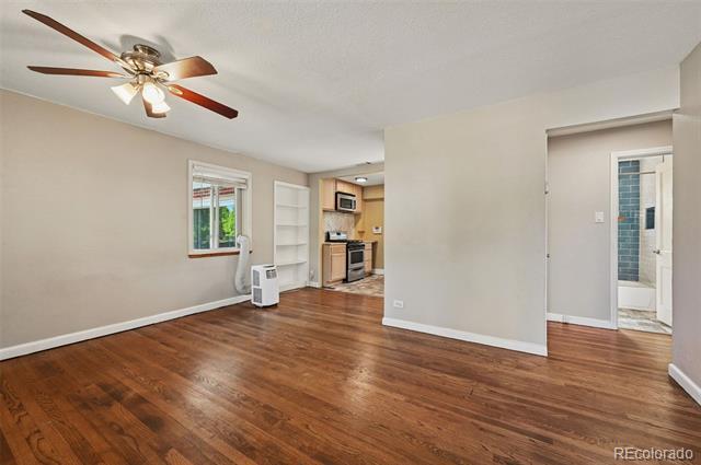 Photo - 1054 Leyden St