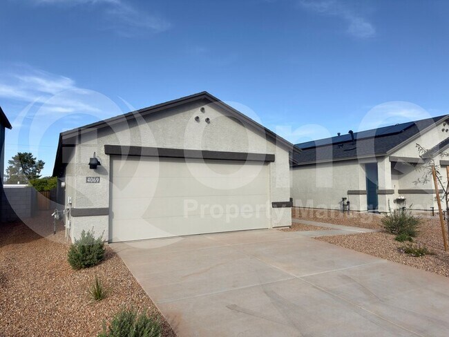 Photo - 4069 E Market St