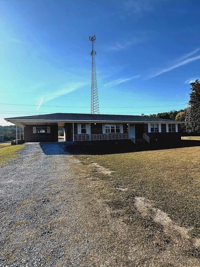 Building Photo - Beautiful 3 Bedroom and 2 Bath House