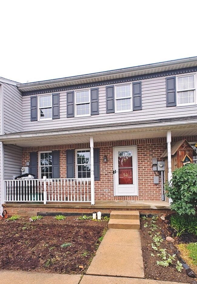 Building Photo - Ephrata Townhome 3 bed 1.5 bath