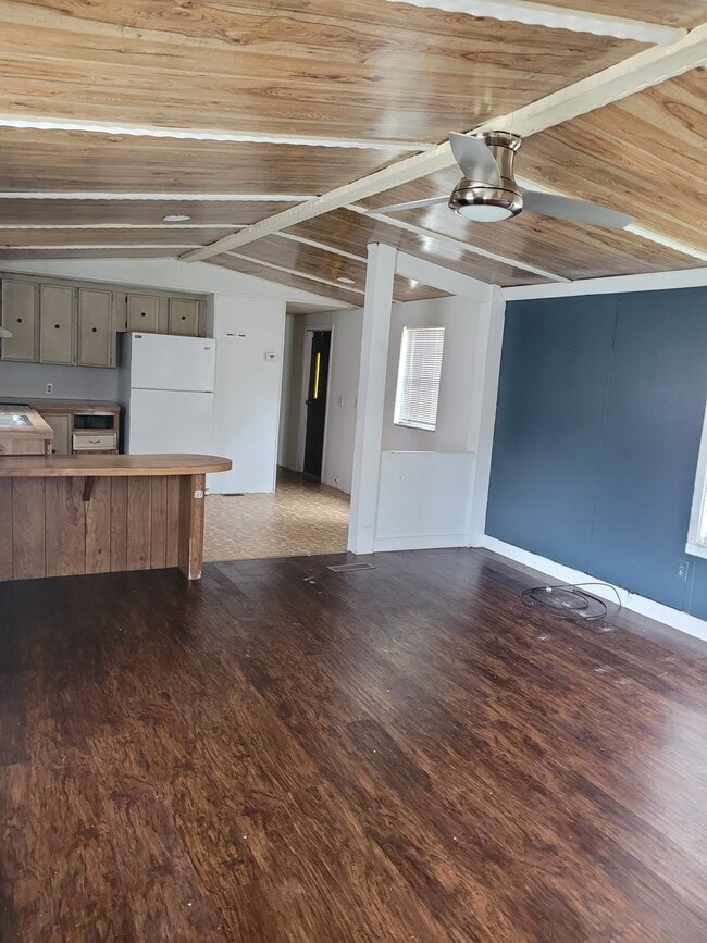 Photo - 310 Country Springs Dr