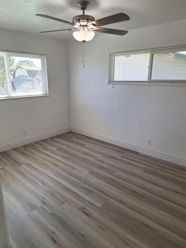 2038 N Cedar Ave Unit 2038 N Cedar Ave