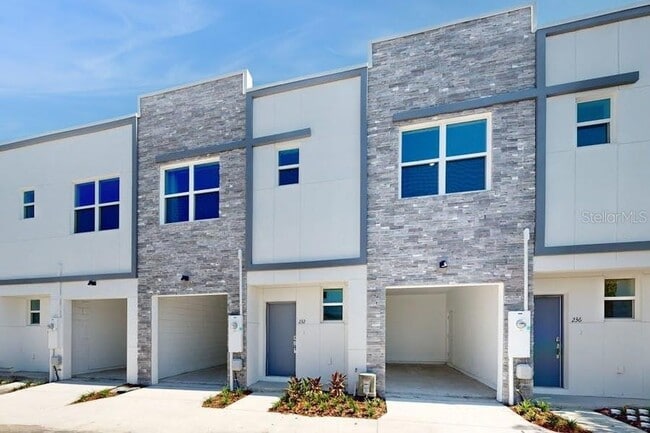 Building Photo - 232 Famagusta Dr Rental