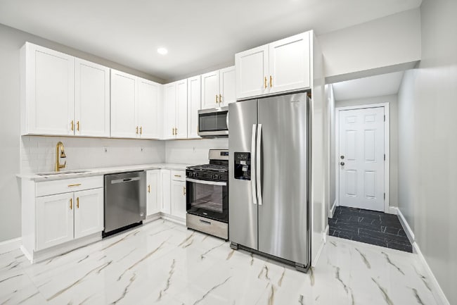 Photo - 165 W Wilt St