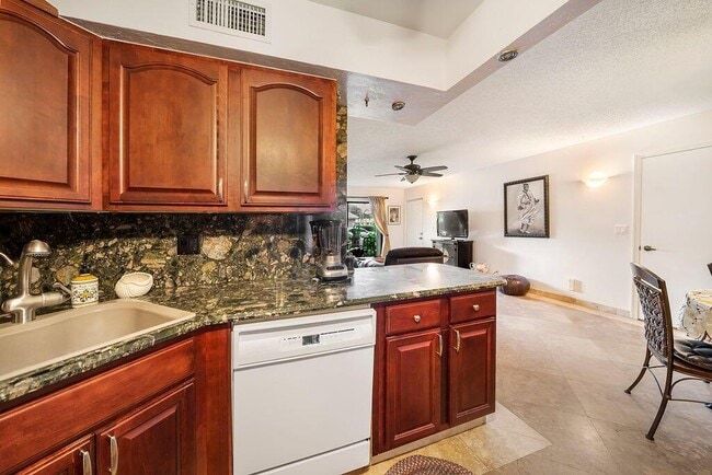 Photo - 9900 Pineapple Tree Dr Unidad 106