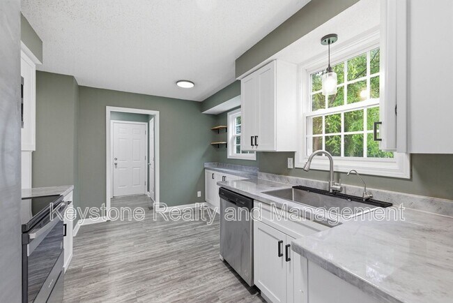 Photo - 474 Bamburg Dr
