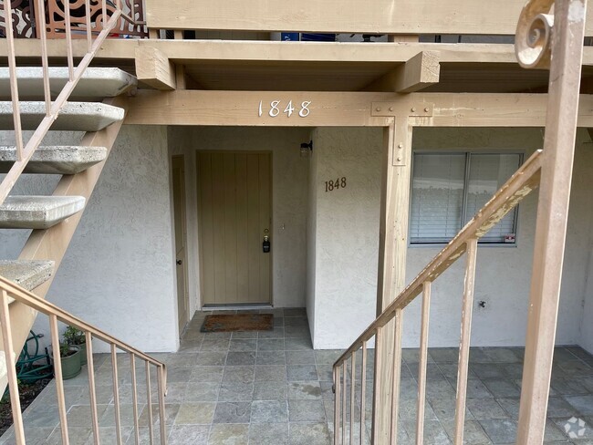 Building Photo - 2 Bedroom Condo near Lake San Marcos