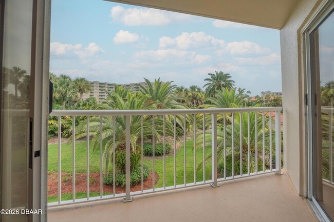Building Photo - 3 Oceans W Blvd Unit 2B4