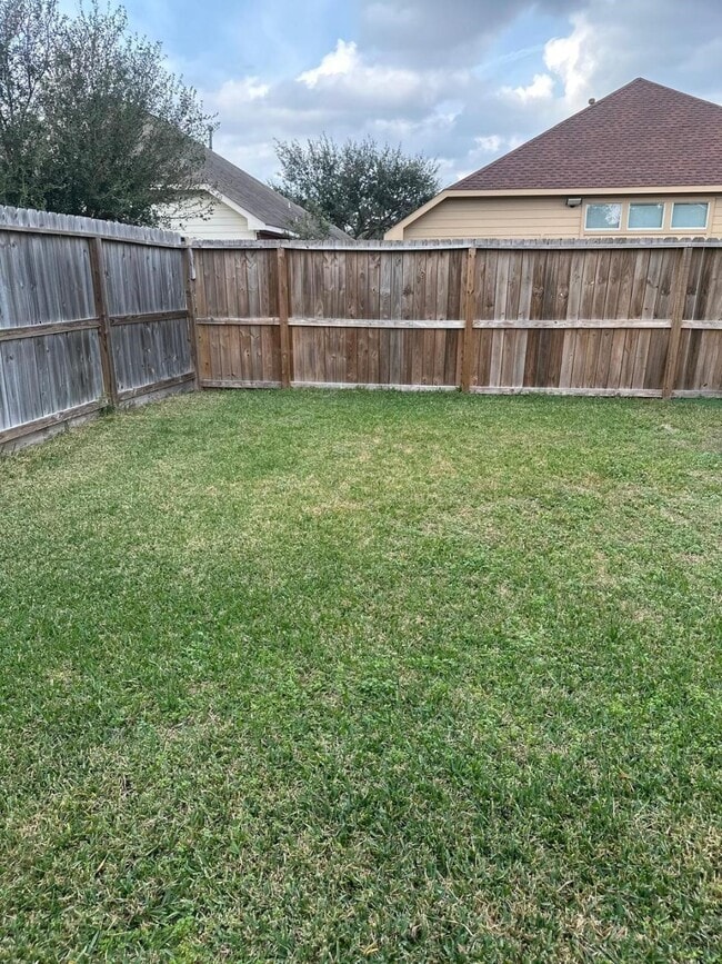 Building Photo - 19238 Anthurium Ct