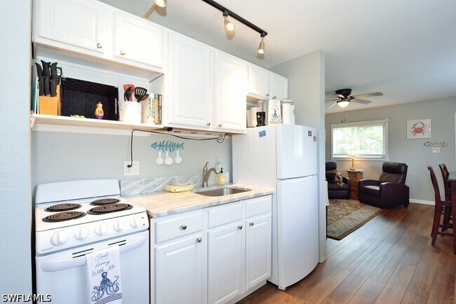 Photo - 8127 Country Rd Unit 203