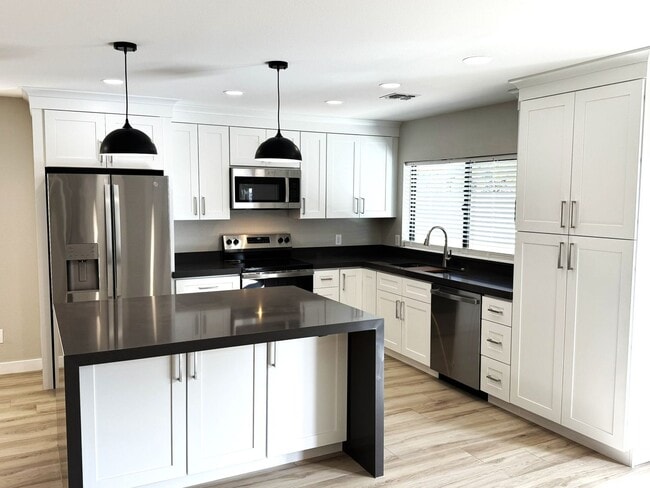 Building Photo - Fully Remodeled Home in Chandler, Everything inside is Brand New!