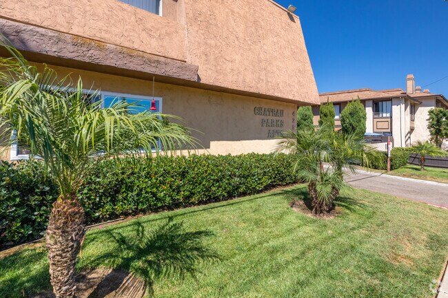 Paisajismo - Chateau Parks Apartments