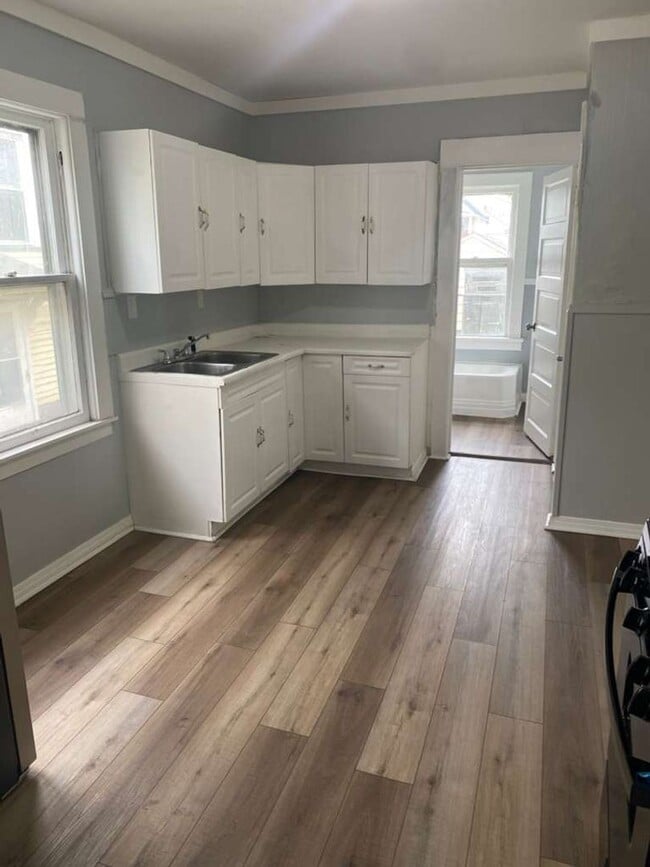 Photo - 3540 W 61st St Unit Lower Front