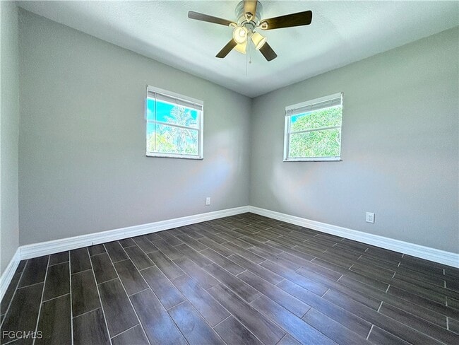 Photo - 5478 Avenue C