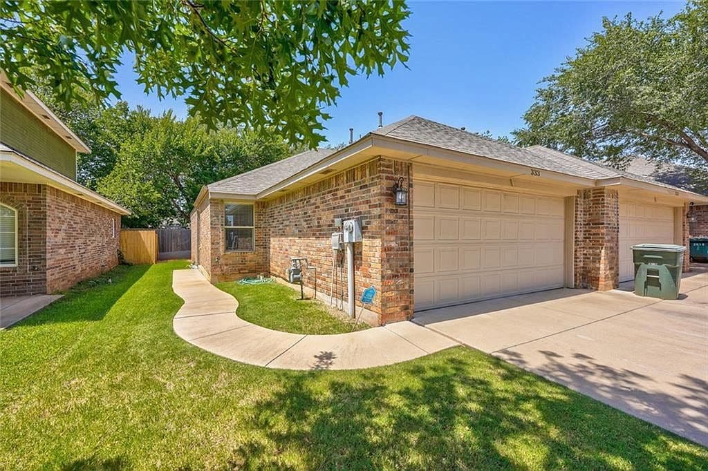Photo - 333 Sterling Pointe Way (Edmond, OK)