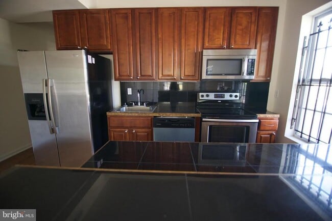 Building Photo - 1858 N 16th St Unit 1