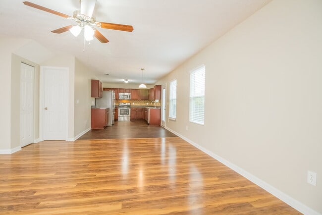 Photo - 640 Elderberry Way