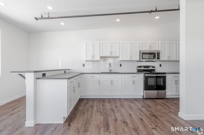 Building Photo - 424 Main St Unit G