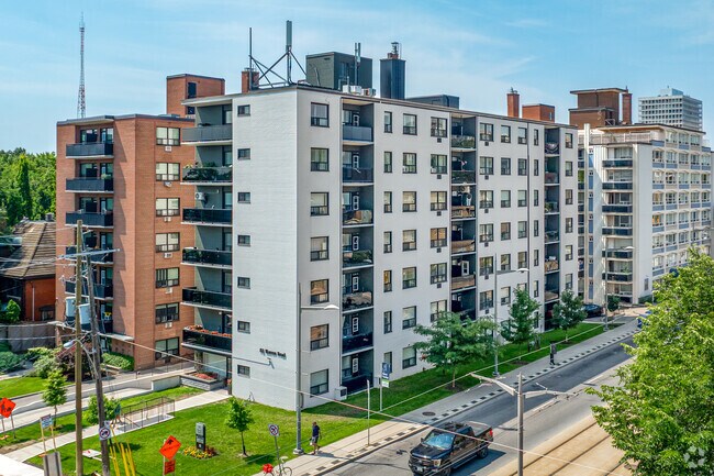 Photo - 82 Warren Rd