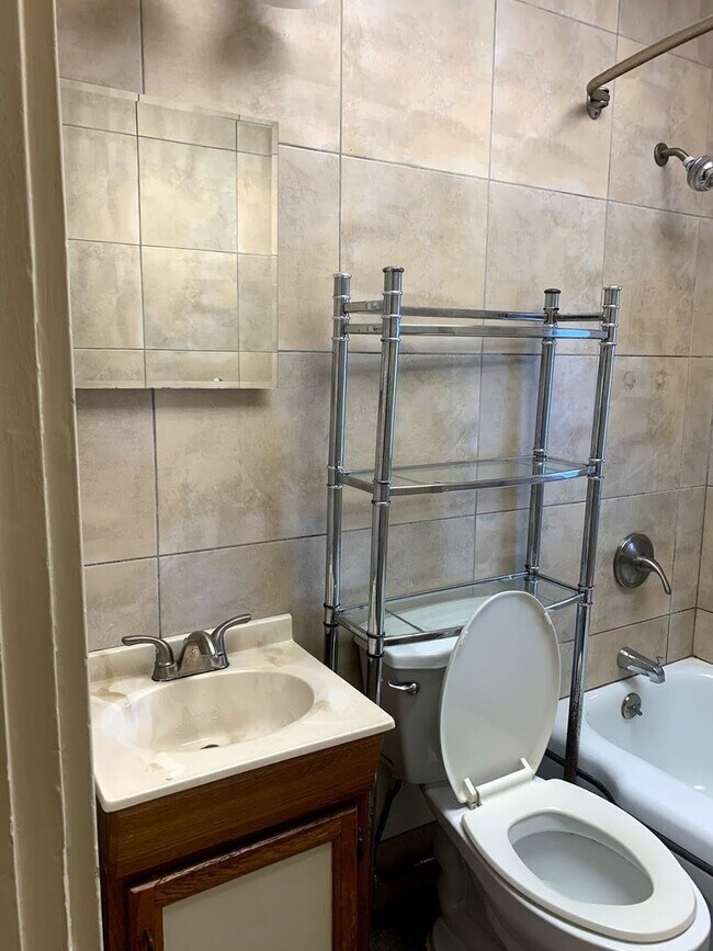 Photo - 2/1 Apartment in Highland Park - Available Now! Unidad 2