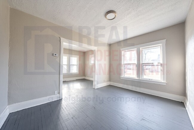 Photo - 987 Evangeline Rd Unit Lower